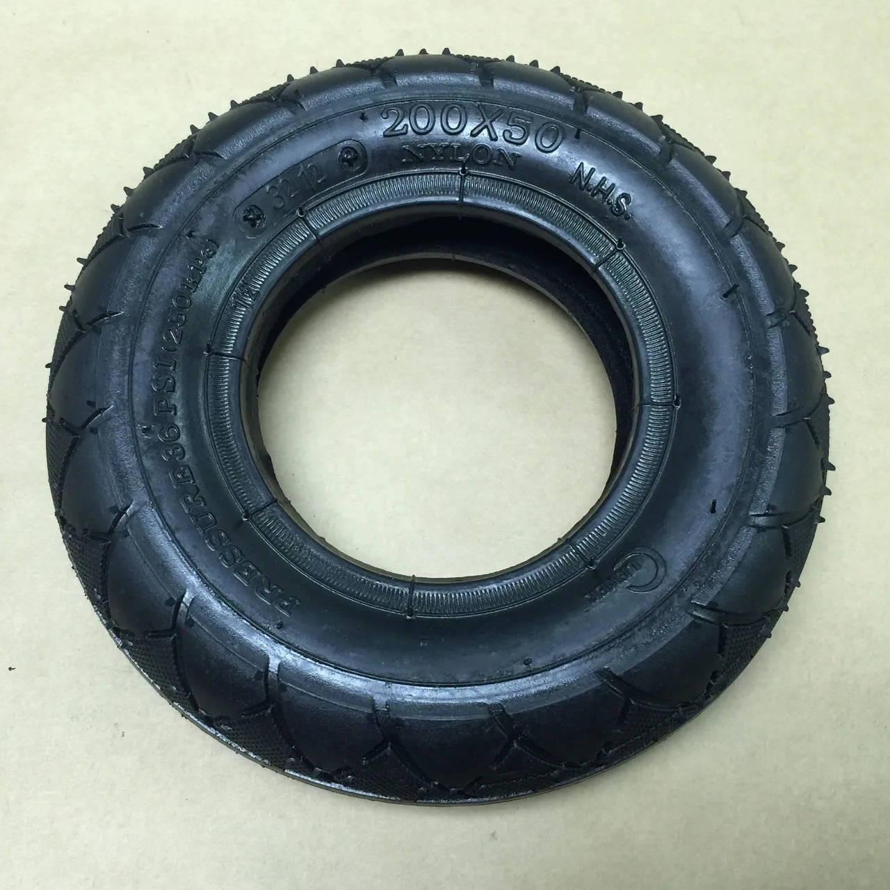 [50-0020] Tire 200×50