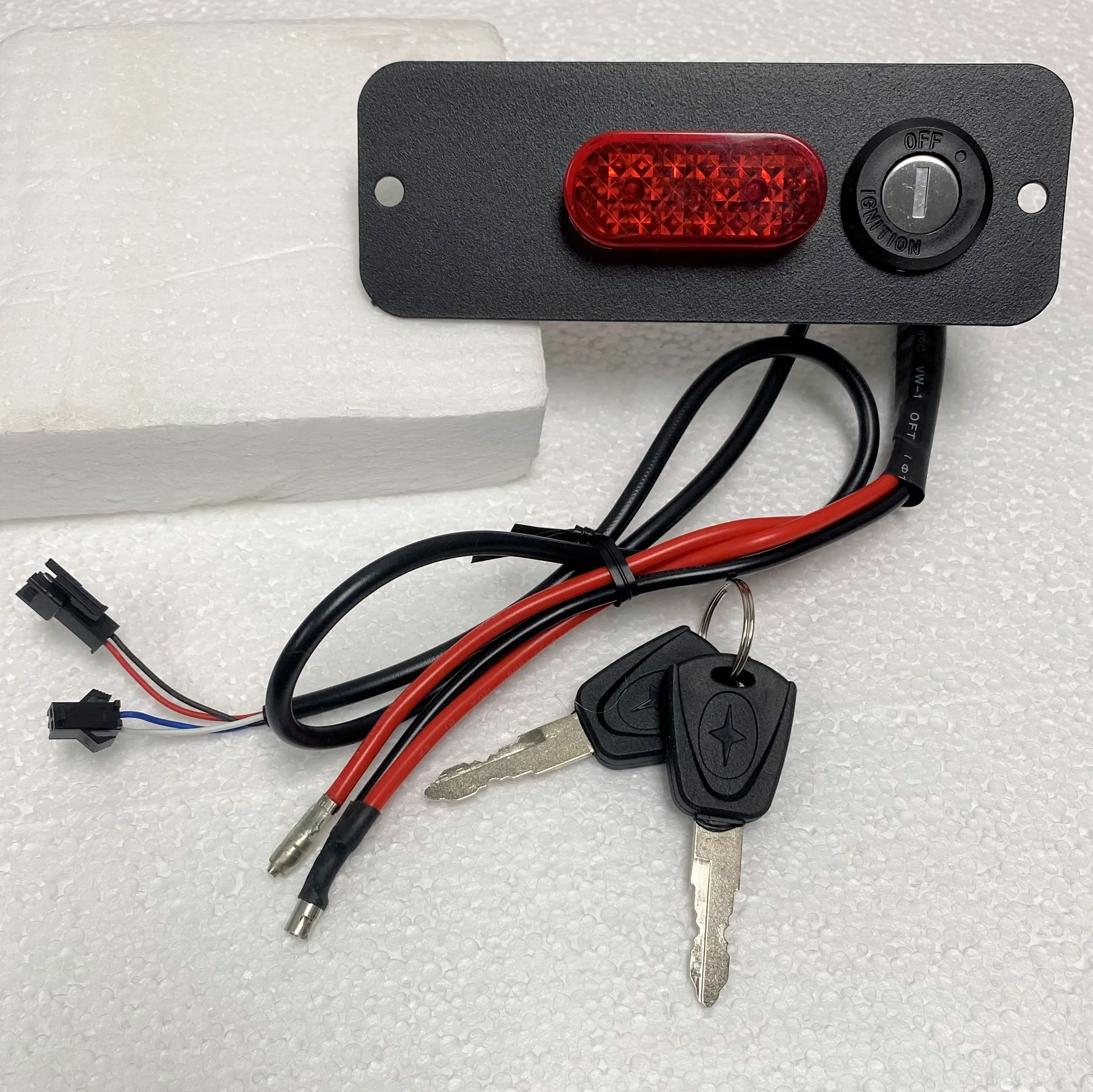 [HB-0208] Rear Plate - Taillight and Key Switch